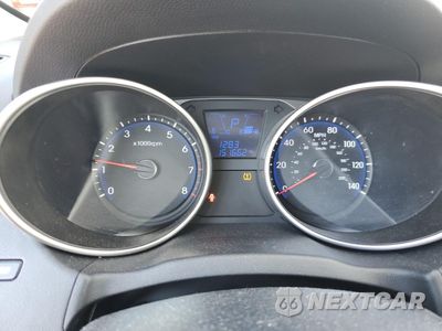 Zdjęcie 9 z 13 samochodu: 2011 HYUNDAI TUCSON GLS VIN:KM8JU3AC5BU243989 - miniatura