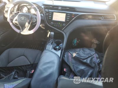 Zdjęcie 8 z 12 samochodu: 2018 TOYOTA CAMRY L VIN:4T1B11HK5JU140522 - miniatura