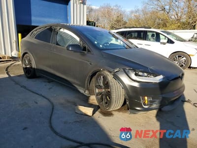 Czwarte zdjęcie samochodu z boku: 2020 TESLA MODEL X VIN:5YJXCBE46LF283992 - miniatura