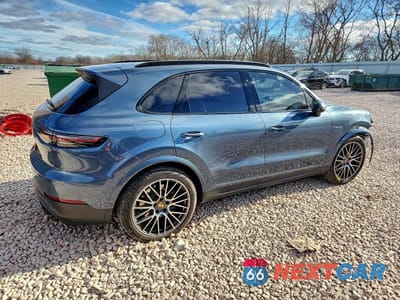 Trzecie zdjęcie samochodu z tyłu: 2020 PORSCHE CAYENNE E-HYBRID VIN:WP1AE2AY5LDA22075 - miniatura