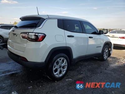 Trzecie zdjęcie samochodu z tyłu: 2025 JEEP COMPASS SPORT VIN:3C4NJDAN6ST539670 - miniatura