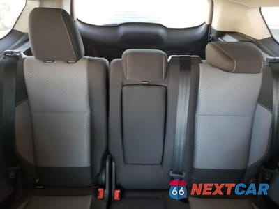 Zdjęcie 10 z 13 samochodu: 2019 FORD ESCAPE SE VIN:1FMCU9GD5KUC42742 - miniatura