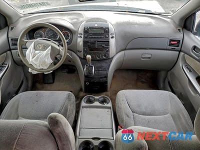 Zdjęcie 8 z 13 samochodu: 2010 TOYOTA SIENNA CE VIN:5TDKK4CC5AS293764 - miniatura