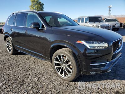 Czwarte zdjęcie samochodu z boku: 2018 VOLVO XC90 T6 VIN:YV4A22PK4J1218386 - miniatura