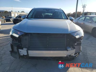 Piąte zdjęcie samochodu w środku: 2023 AUDI Q7 PRESTIGE VIN:WA1VXBF72PD020846 - miniatura