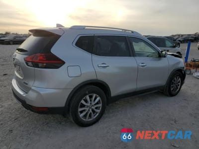 Trzecie zdjęcie samochodu z tyłu: 2020 NISSAN ROGUE S VIN:JN8AT2MT4LW037988 - miniatura