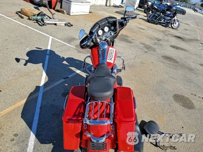 Zdjęcie 6 z 10 samochodu: 2010 HARLEY-DAVIDSON FLHX VIN:1HD1KB438AB624289 - miniatura