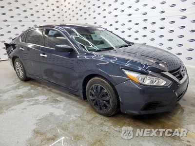 Czwarte zdjęcie samochodu z boku: 2018 NISSAN ALTIMA 2.5 VIN:1N4AL3AP1JC131159 - miniatura