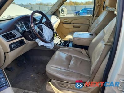 Zdjęcie 7 z 12 samochodu: 2010 CADILLAC ESCALADE ESV PREMIUM VIN:1GYUKJEF1AR110884 - miniatura