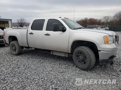Czwarte zdjęcie samochodu z boku: 2014 GMC SIERRA K2500 HEAVY DUTY VIN:1GT12ZC8XEF191323 - miniatura