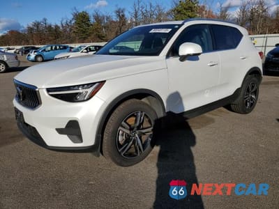 2025 VOLVO XC40 CORE YV4L12UJXS2542901 - główne zdjęcie licytacji z USA - miniatura