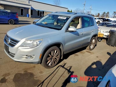 2011 VOLKSWAGEN TIGUAN S WVGBV7AX8BW514950 - główne zdjęcie licytacji z USA - miniatura