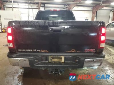 Zdjęcie 6 z 12 samochodu: 2011 GMC SIERRA K2500 SLT VIN:1GT121C82BF113664 - miniatura