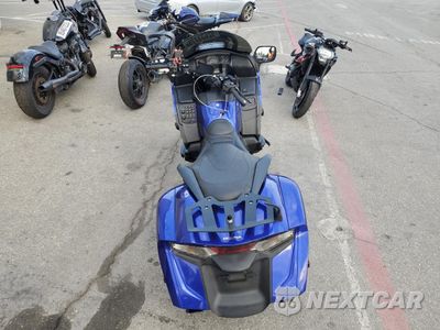 Zdjęcie 6 z 10 samochodu: 2015 HONDA GL1800 B VIN:JH2SC6845FK200595 - miniatura