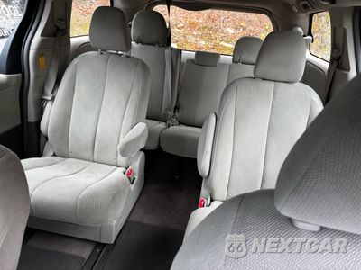 Zdjęcie 11 z 11 samochodu: 2014 TOYOTA SIENNA VIN:5TDZK3DC7ES525892 - miniatura