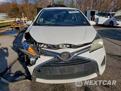 Piąte zdjęcie samochodu w środku: 2015 TOYOTA YARIS 3-DOOR LE VIN:VNKJTUD31FA035423 - miniatura