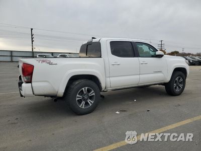 Trzecie zdjęcie samochodu z tyłu: 2017 TOYOTA TACOMA DOUBLE CAB VIN:5TFCZ5AN5HX092834 - miniatura
