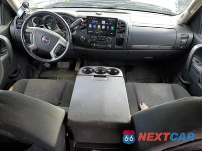 Zdjęcie 8 z 11 samochodu: 2011 GMC SIERRA K2500 SLE VIN:1GT120C88BF240980 - miniatura