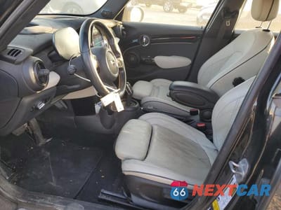 Zdjęcie 7 z 12 samochodu: 2023 MINI COOPER S VIN:WMW53DK05P2S83265 - miniatura