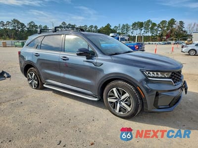 Czwarte zdjęcie samochodu z boku: 2022 KIA SORENTO S VIN:5XYRL4LC7NG135022 - miniatura