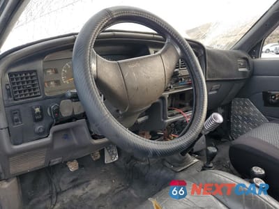 Zdjęcie 8 z 14 samochodu: 1991 TOYOTA PICKUP 1/2 TON SHORT WHEELBASE DLX VIN:JT4VN01D5M0003555 - miniatura