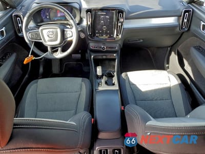 Zdjęcie 8 z 13 samochodu: 2025 VOLVO XC40 CORE VIN:YV4L12UJXS2473823 - miniatura