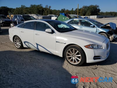 Czwarte zdjęcie samochodu z boku: 2011 JAGUAR XJ VIN:SAJWA1CB6BLV05991 - miniatura