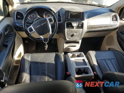 Zdjęcie 8 z 14 samochodu: 2014 CHRYSLER TOWN & COUNTRY TOURING VIN:2C4RC1BG7ER397556 - miniatura
