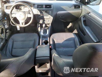 Zdjęcie 8 z 12 samochodu: 2013 VOLKSWAGEN JETTA TDI VIN:3VWLL7AJ5DM233344 - miniatura