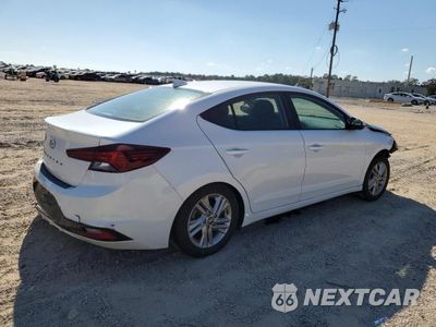 Trzecie zdjęcie samochodu z tyłu: 2019 HYUNDAI ELANTRA VIN:5NPD84LF3KH469218 - miniatura