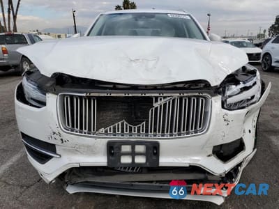 Piąte zdjęcie samochodu w środku: 2017 VOLVO XC90 T8 VIN:YV4BC0PL7H1179656 - miniatura