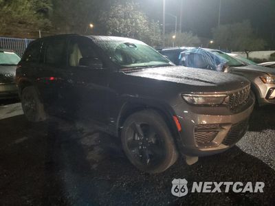 Czwarte zdjęcie samochodu z boku: 2024 JEEP GRAND CHEROKEE LAREDO VIN:1C4RJHAG3RC229993 - miniatura