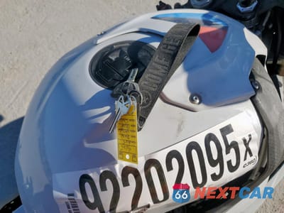 Zdjęcie 8 z 10 samochodu: 2025 BMW S 1000 RR VIN:WB10P2308S6L91866 - miniatura
