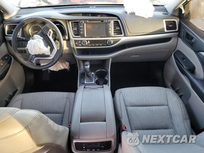 Zdjęcie 8 z 15 samochodu: 2016 TOYOTA HIGHLANDER LE VIN:5TDZKRFH0GS155867 - miniatura