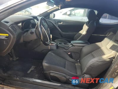 Zdjęcie 7 z 12 samochodu: 2013 HYUNDAI GENESIS COUPE 2.0T VIN:KMHHT6KD3DU081437 - miniatura
