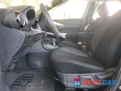 Zdjęcie 7 z 12 samochodu: 2020 NISSAN KICKS SV VIN:3N1CP5CV5LL526843 - miniatura