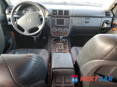 Zdjęcie 8 z 15 samochodu: 2005 MERCEDES-BENZ ML 350 VIN:4JGAB57E65A566688 - miniatura