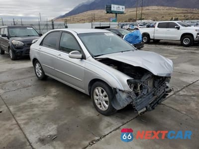 Czwarte zdjęcie samochodu z boku: 2008 KIA SPECTRA LX VIN:KNAFE122X85499286 - miniatura