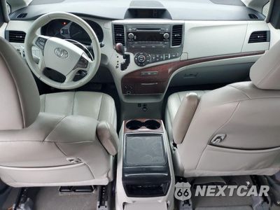 Zdjęcie 8 z 15 samochodu: 2013 TOYOTA SIENNA XLE VIN:5TDYK3DC6DS307551 - miniatura