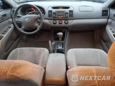 Zdjęcie 8 z 14 samochodu: 2002 TOYOTA CAMRY LE VIN:4T1BE32K92U577692 - miniatura