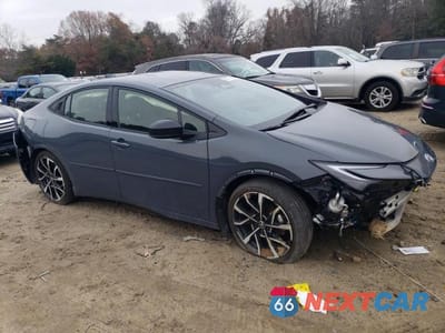 Czwarte zdjęcie samochodu z boku: 2024 TOYOTA PRIUS PRIME SE VIN:JTDACACU9R3026009 - miniatura