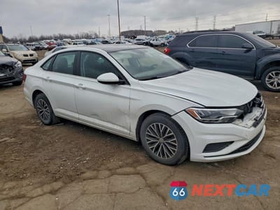 Czwarte zdjęcie samochodu z boku: 2019 VOLKSWAGEN JETTA S VIN:3VWC57BU4KM230290 - miniatura