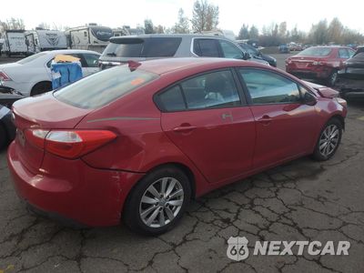 Trzecie zdjęcie samochodu z tyłu: 2016 KIA FORTE LX VIN:KNAFX4A62G5579440 - miniatura