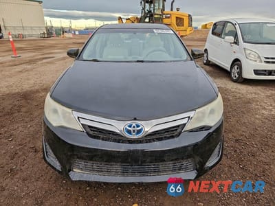 Piąte zdjęcie samochodu w środku: 2014 TOYOTA CAMRY HYBRID VIN:4T1BD1FK2EU112516 - miniatura