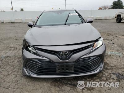 Piąte zdjęcie samochodu w środku: 2020 TOYOTA CAMRY LE VIN:4T1C11AK1LU873734 - miniatura