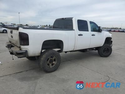 Trzecie zdjęcie samochodu z tyłu: 2008 CHEVROLET SILVERADO K2500 HEAVY DUTY VIN:1GCHK23628F164769 - miniatura