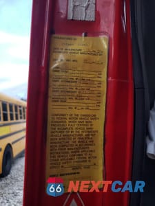 Zdjęcie 10 z 10 samochodu: 2004 VOLVO VHD DUMP TRUCK VIN:4V5KC9GG84N350525 - miniatura