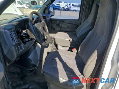 Zdjęcie 7 z 14 samochodu: 2007 GMC SAVANA 2500 DELIVERY VAN VIN:1GTGG25V471174538 - miniatura