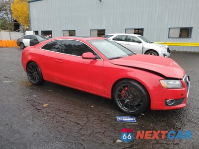 Czwarte zdjęcie samochodu z boku: 2010 AUDI A5 PREMIUM PLUS VIN:WAURFAFR4AA078789 - miniatura