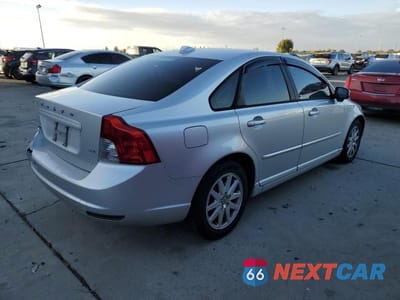 Trzecie zdjęcie samochodu z tyłu: 2009 VOLVO S40 2.4I VIN:YV1MS382392455679 - miniatura